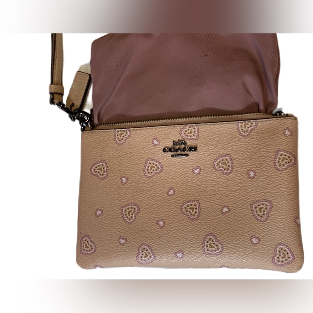 Coach Wristlet With Western Heart Print Beechwood Nude Beige Western Heart
